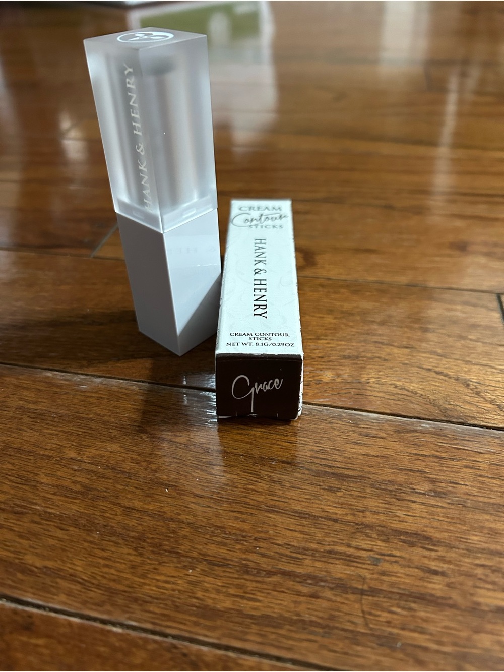 NIB Hank & Henry Cream Contour Stick - Grace (Brown)